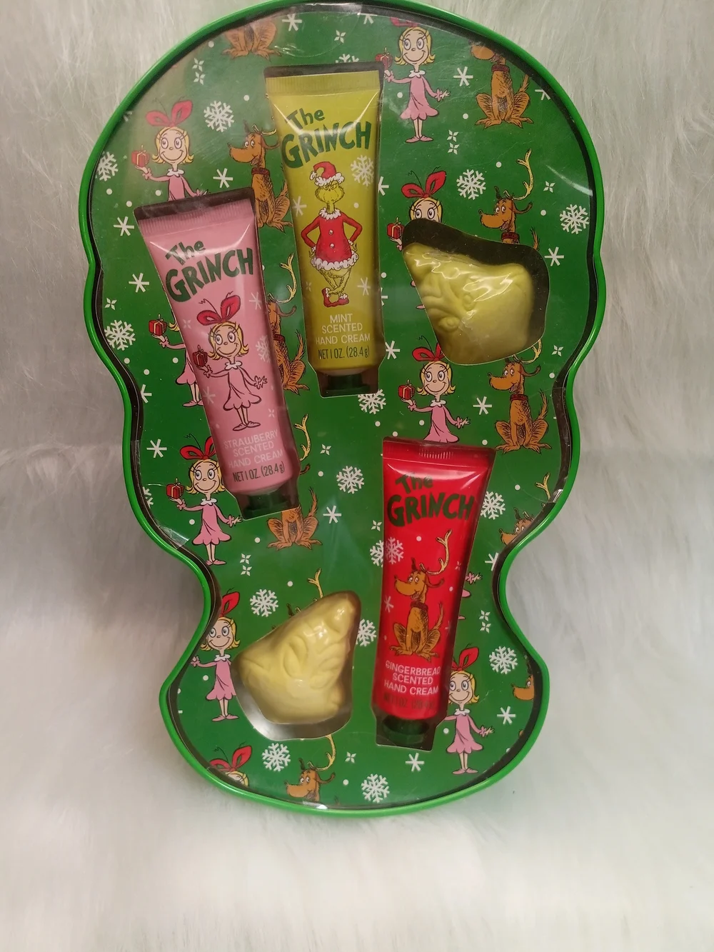 The Grinch Holiday Theme Bath & Body set